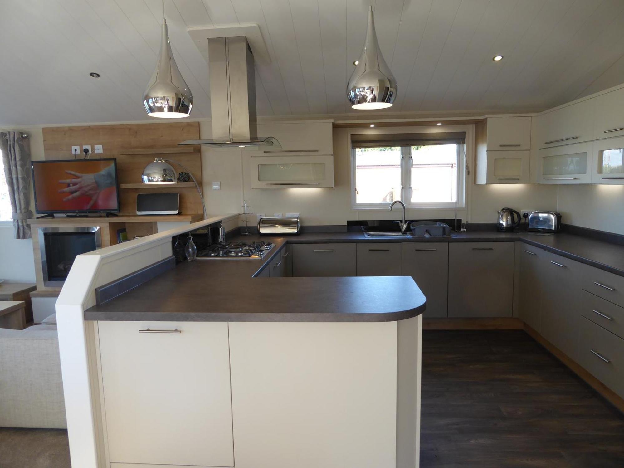 Fable Lodge Tattershall Lakes - Luxury Lakeside Lodge With Hot Tub Exteriör bild
