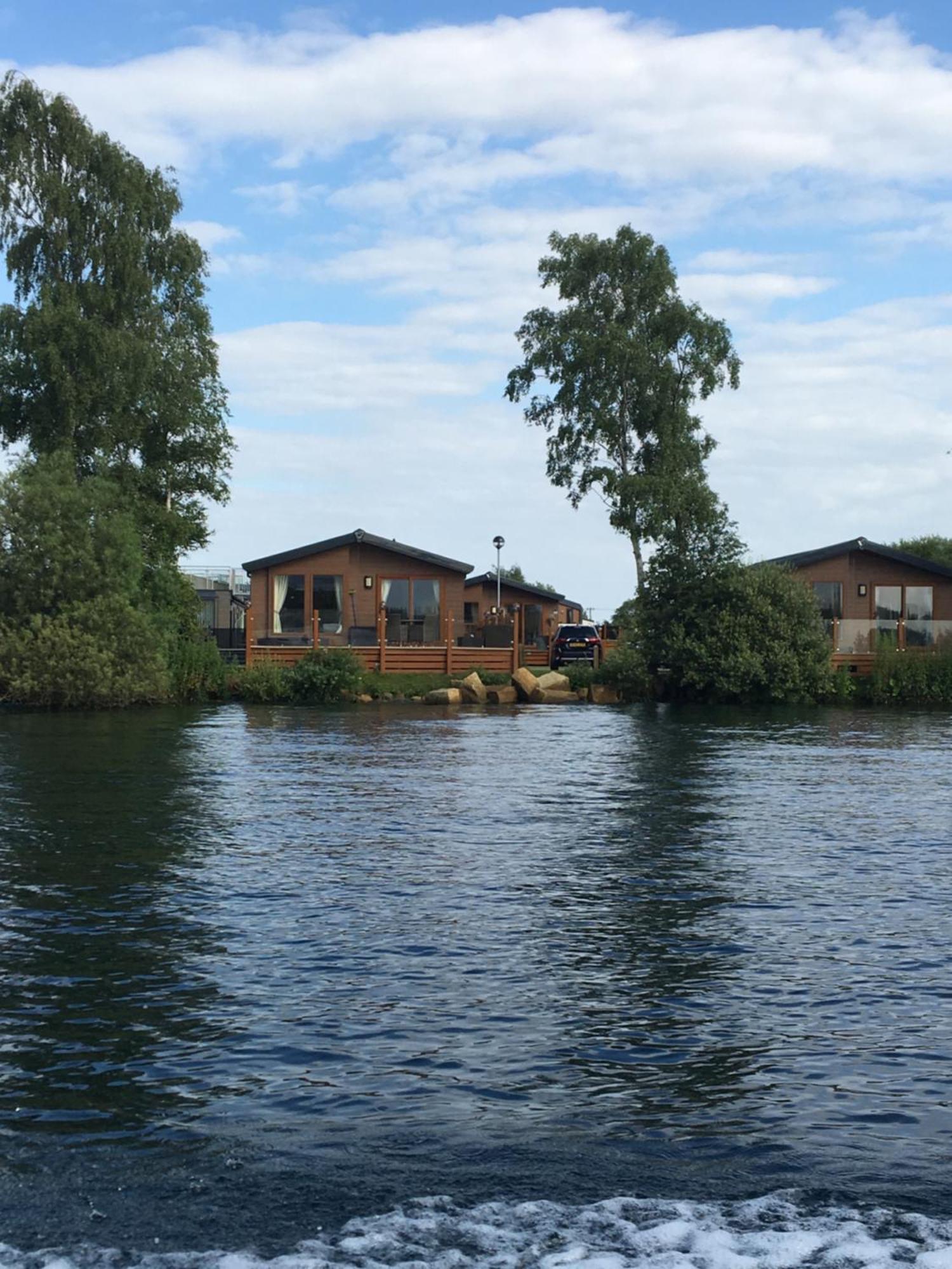 Fable Lodge Tattershall Lakes - Luxury Lakeside Lodge With Hot Tub Exteriör bild