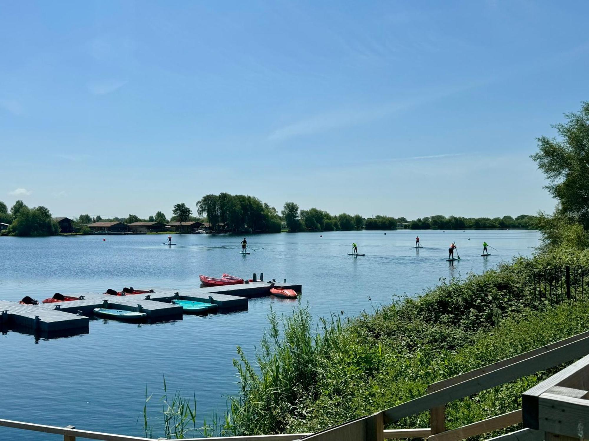 Fable Lodge Tattershall Lakes - Luxury Lakeside Lodge With Hot Tub Exteriör bild